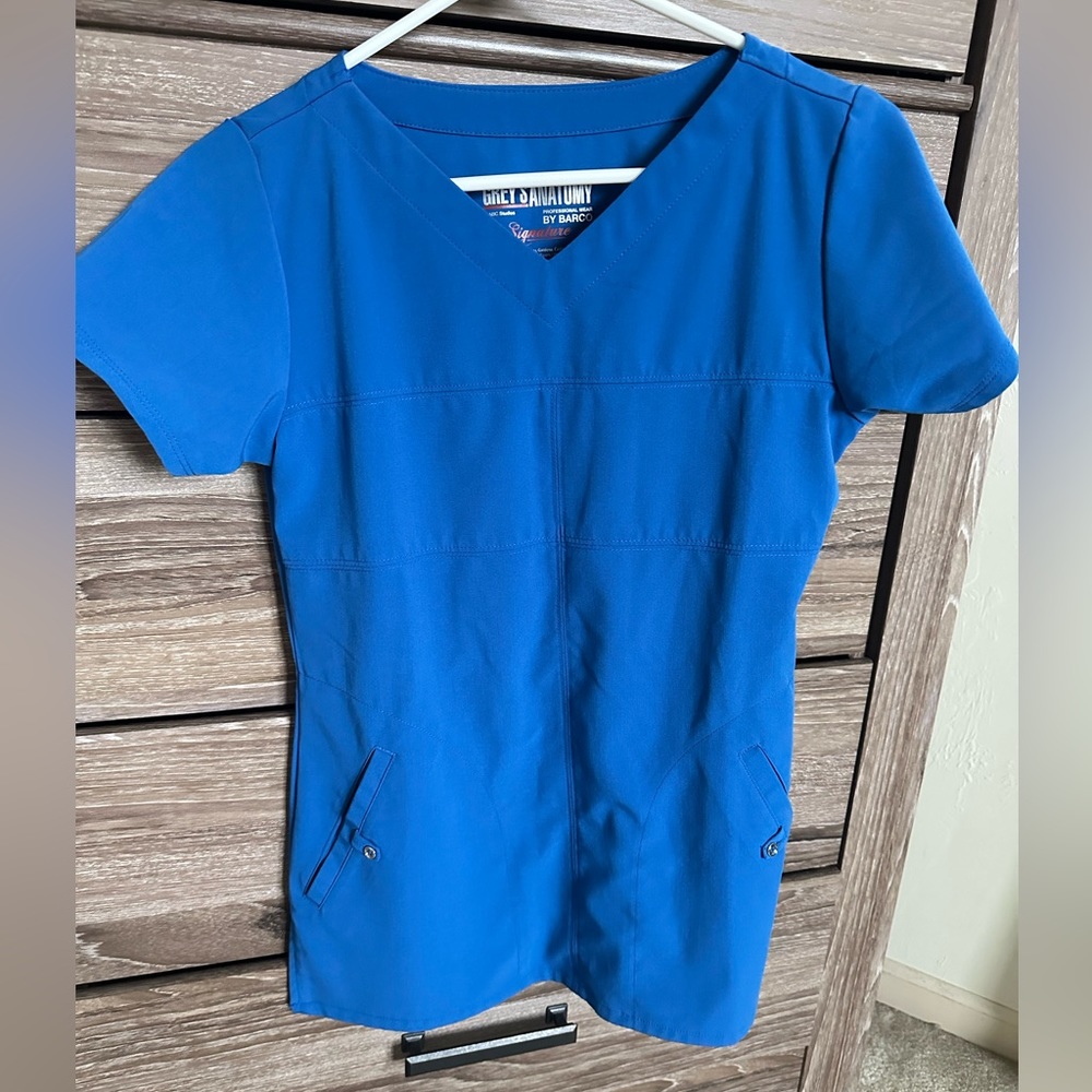 Greys Anatomy Signature 2 Pocket Scrub Top size XS